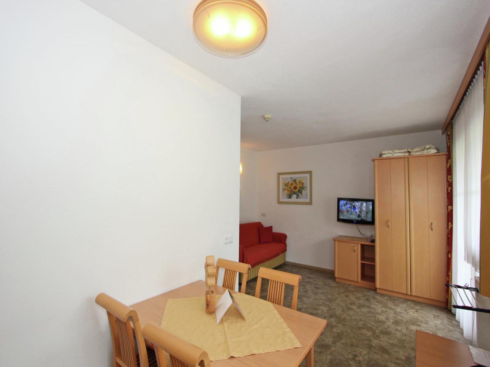 Attractive Holiday Home In Kaltenbach On The Ski Slope Стум Екстериор снимка