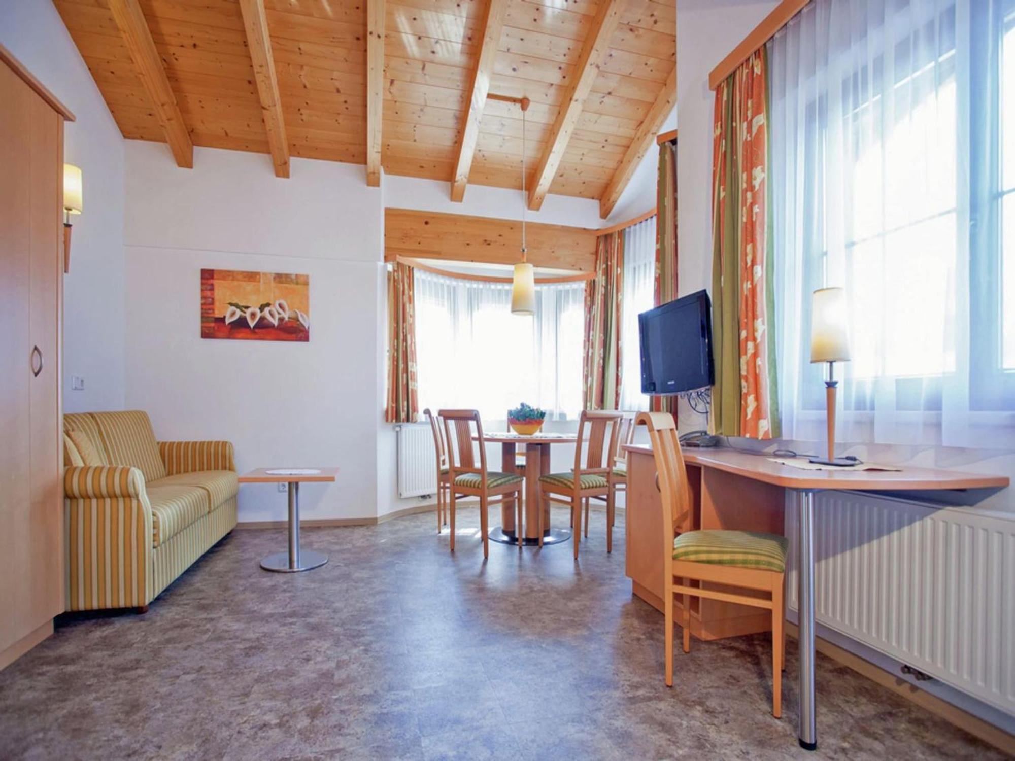 Attractive Holiday Home In Kaltenbach On The Ski Slope Стум Екстериор снимка