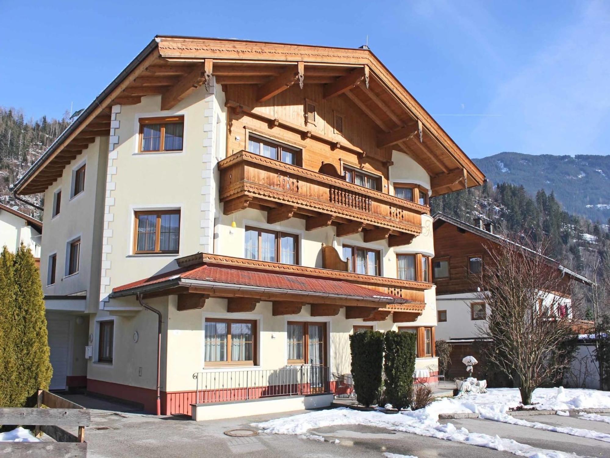 Attractive Holiday Home In Kaltenbach On The Ski Slope Стум Екстериор снимка
