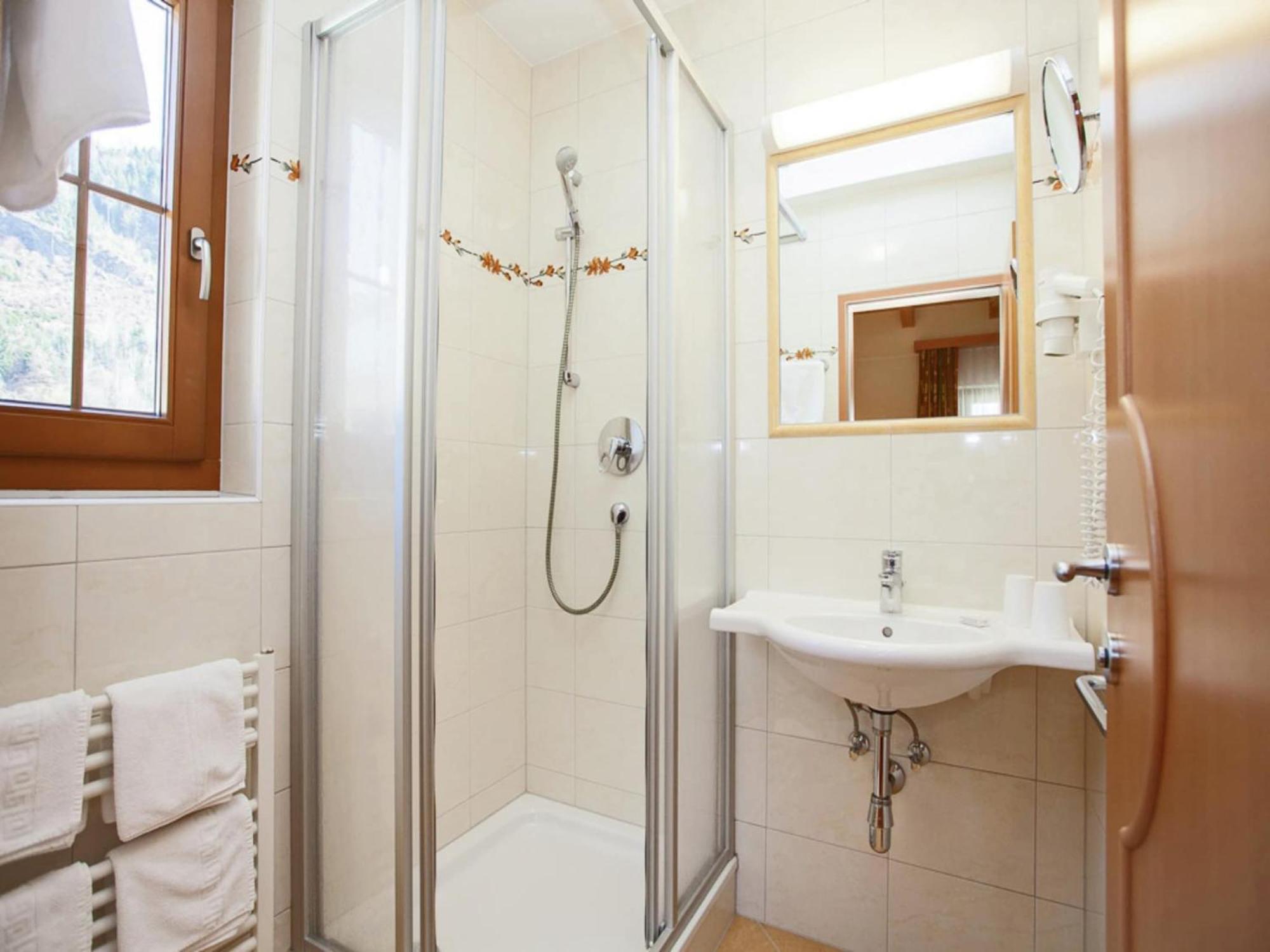 Attractive Holiday Home In Kaltenbach On The Ski Slope Стум Екстериор снимка