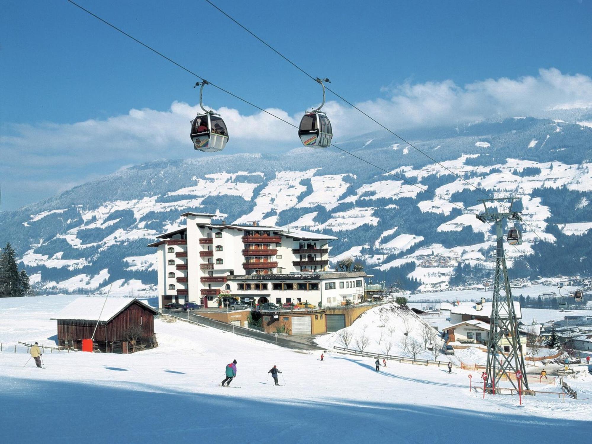 Attractive Holiday Home In Kaltenbach On The Ski Slope Стум Екстериор снимка