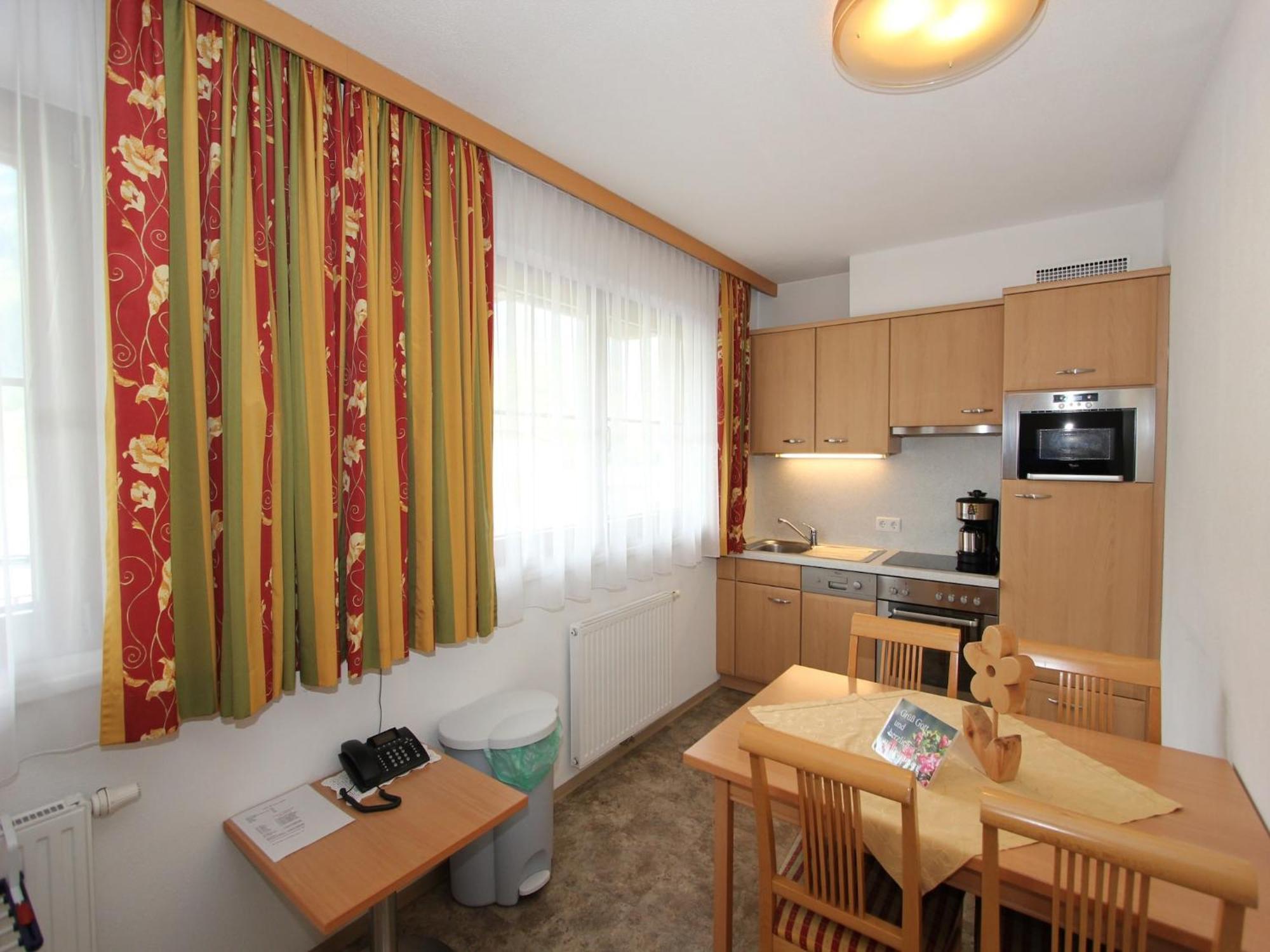 Attractive Holiday Home In Kaltenbach On The Ski Slope Стум Екстериор снимка